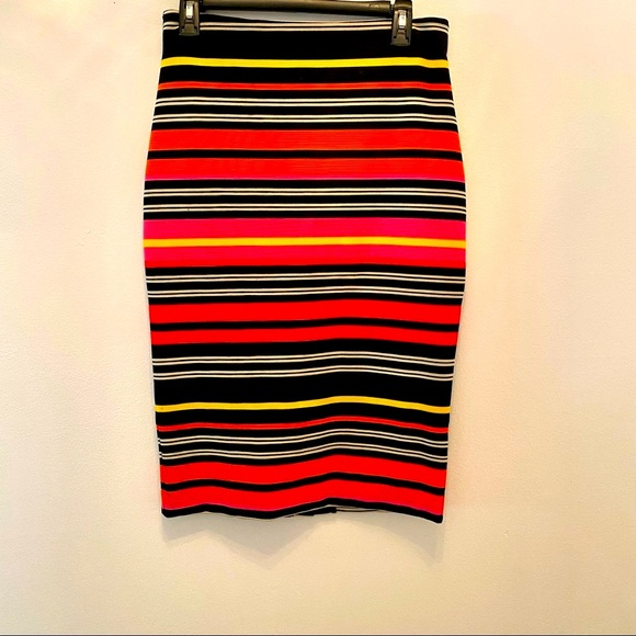 NEW YORK & COMPANY STRIPED MULTI COLORED STRETCHY SKIRT SIZE SMALL - Picture 1 of 5